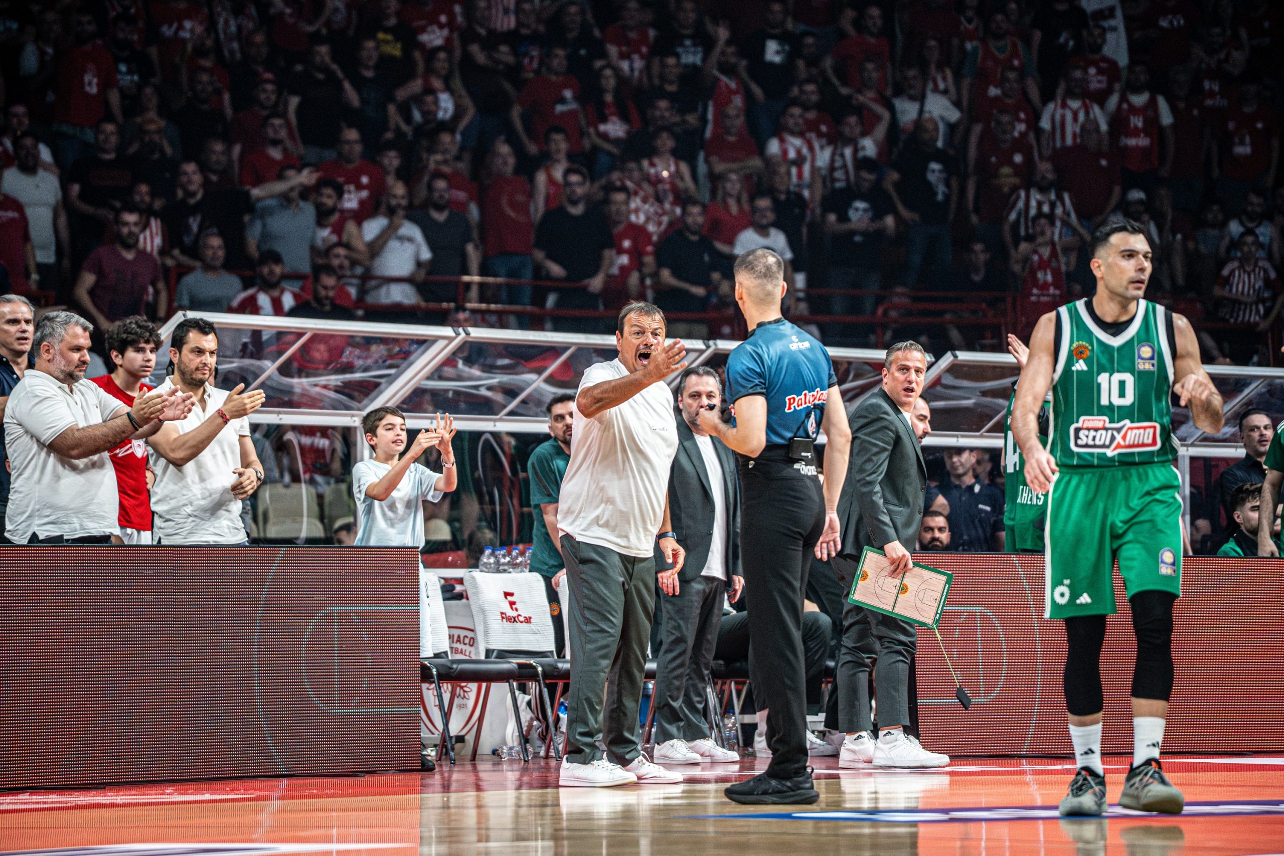 Ergin Ataman s'en est pris aux arbitres