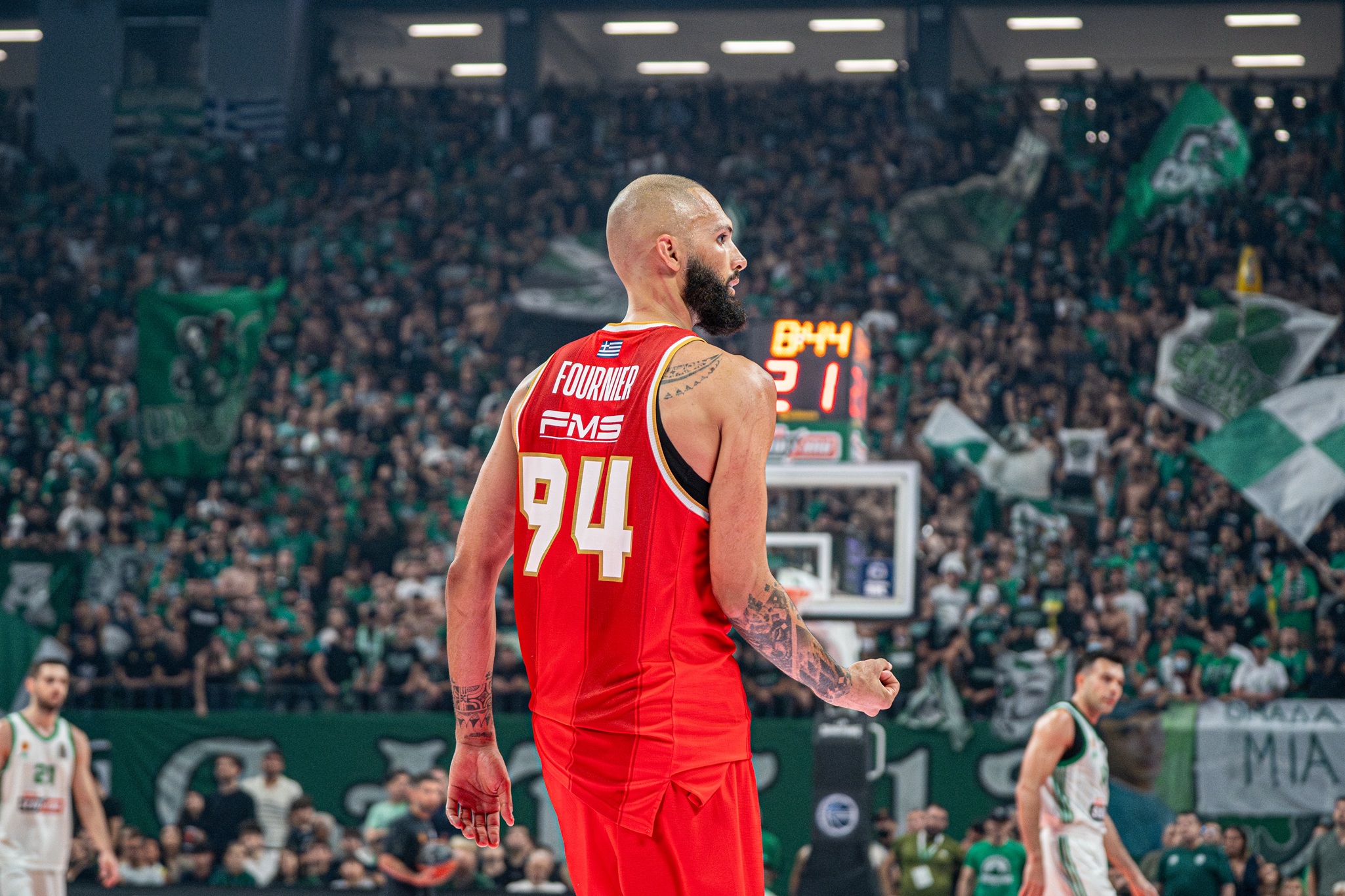 Evan Fournier a réalisé un geste obsène ayant entraîné son expulsion lors du match 3 de la finale photo Florentin Bruère