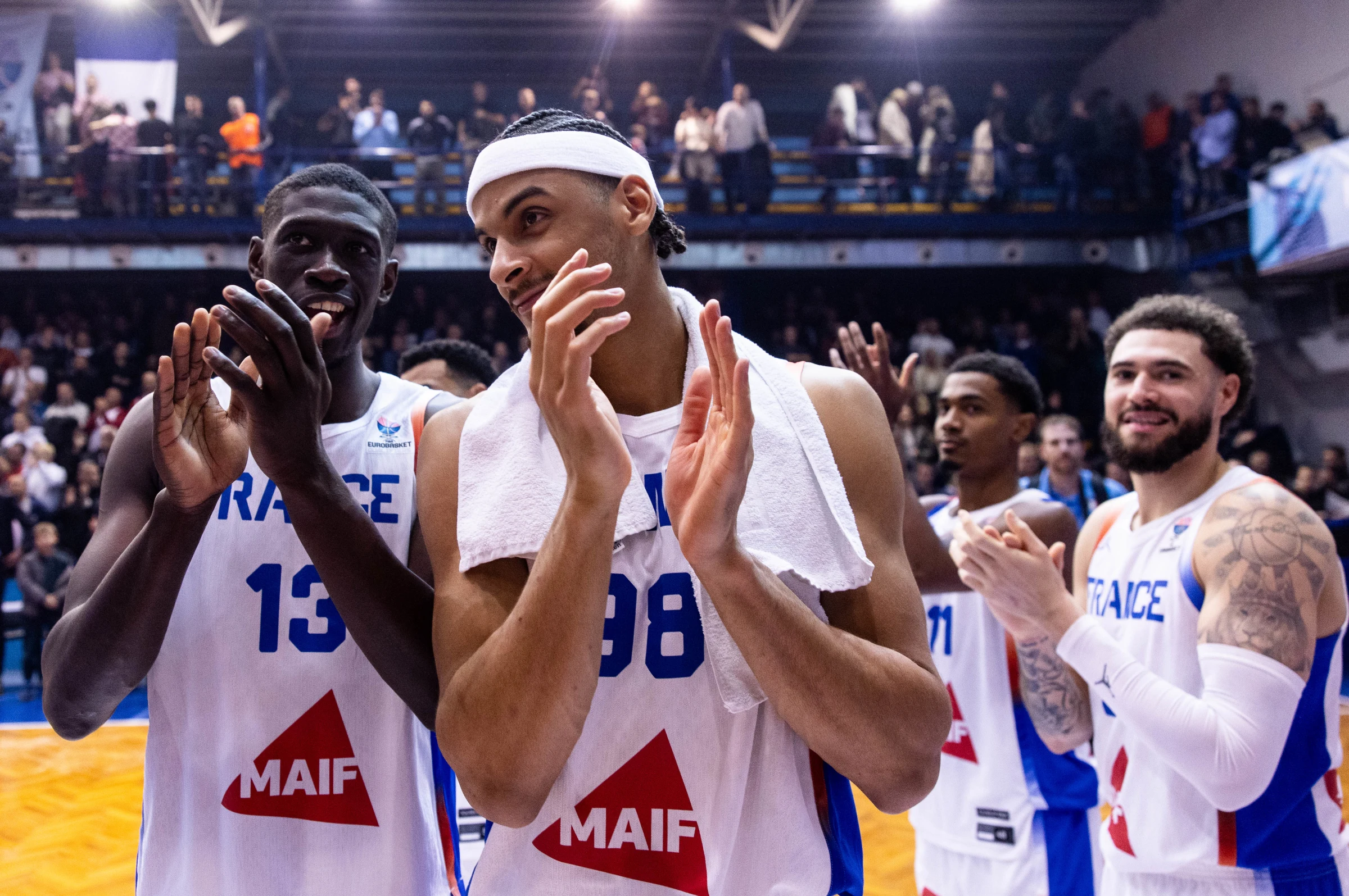 Bodian Massa, ici à gauche, va-t-il remplacer Neal Sako, au centre, à l'ASVEL
