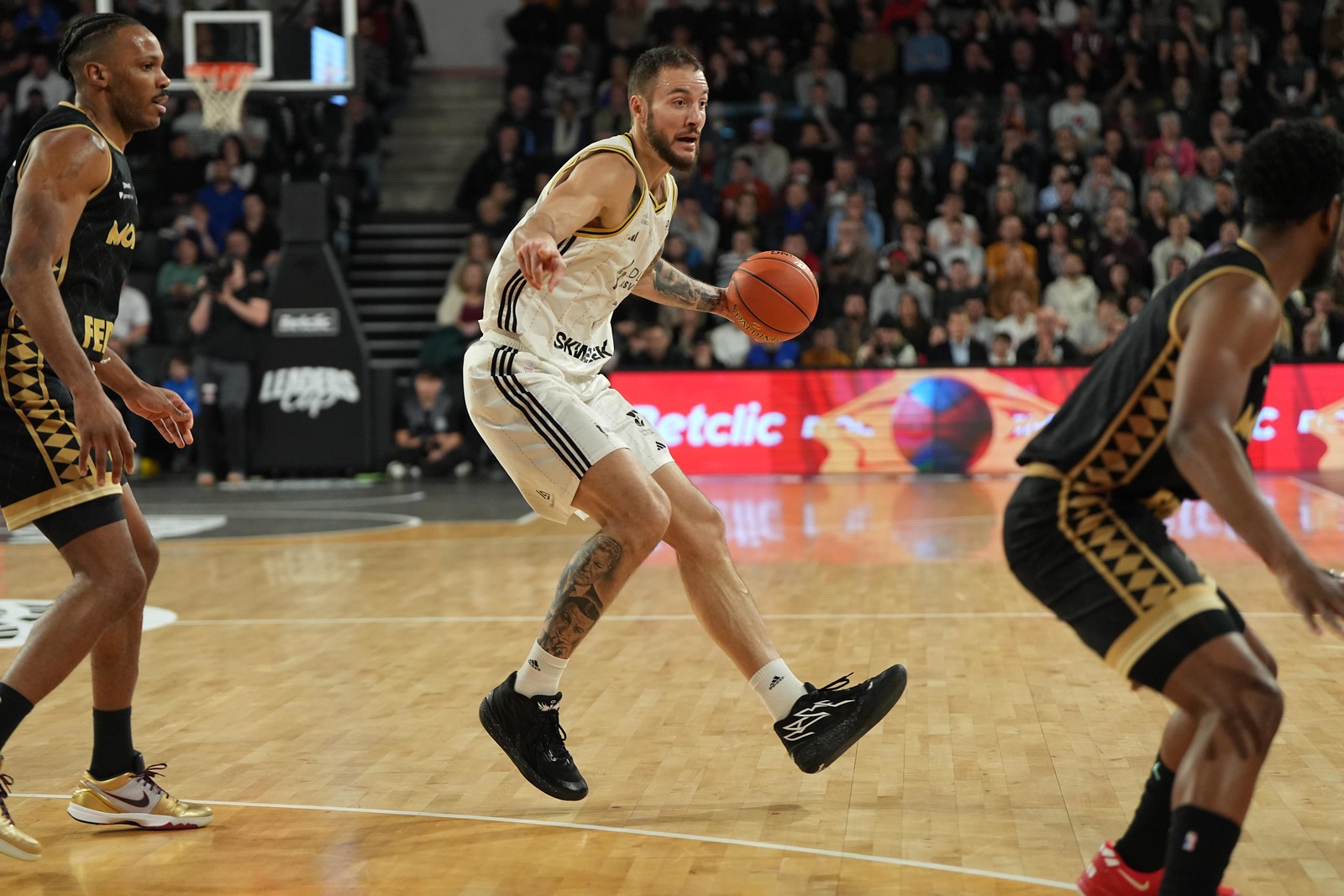 Après trois ans à l'ASVEL, Joffrey Lauvergne est sans club