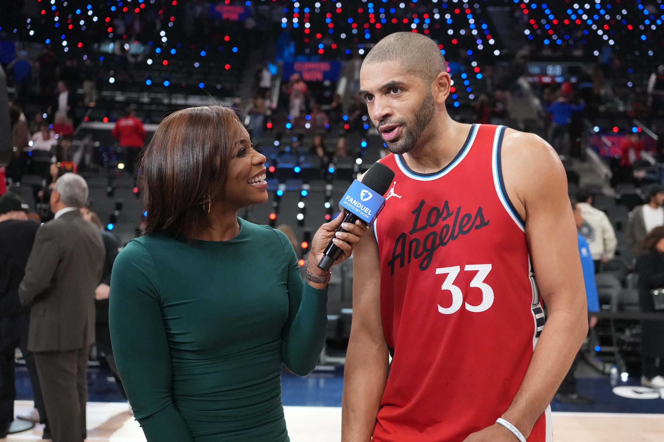 Nicolas Batum va passer de l'autre côté de la caméra