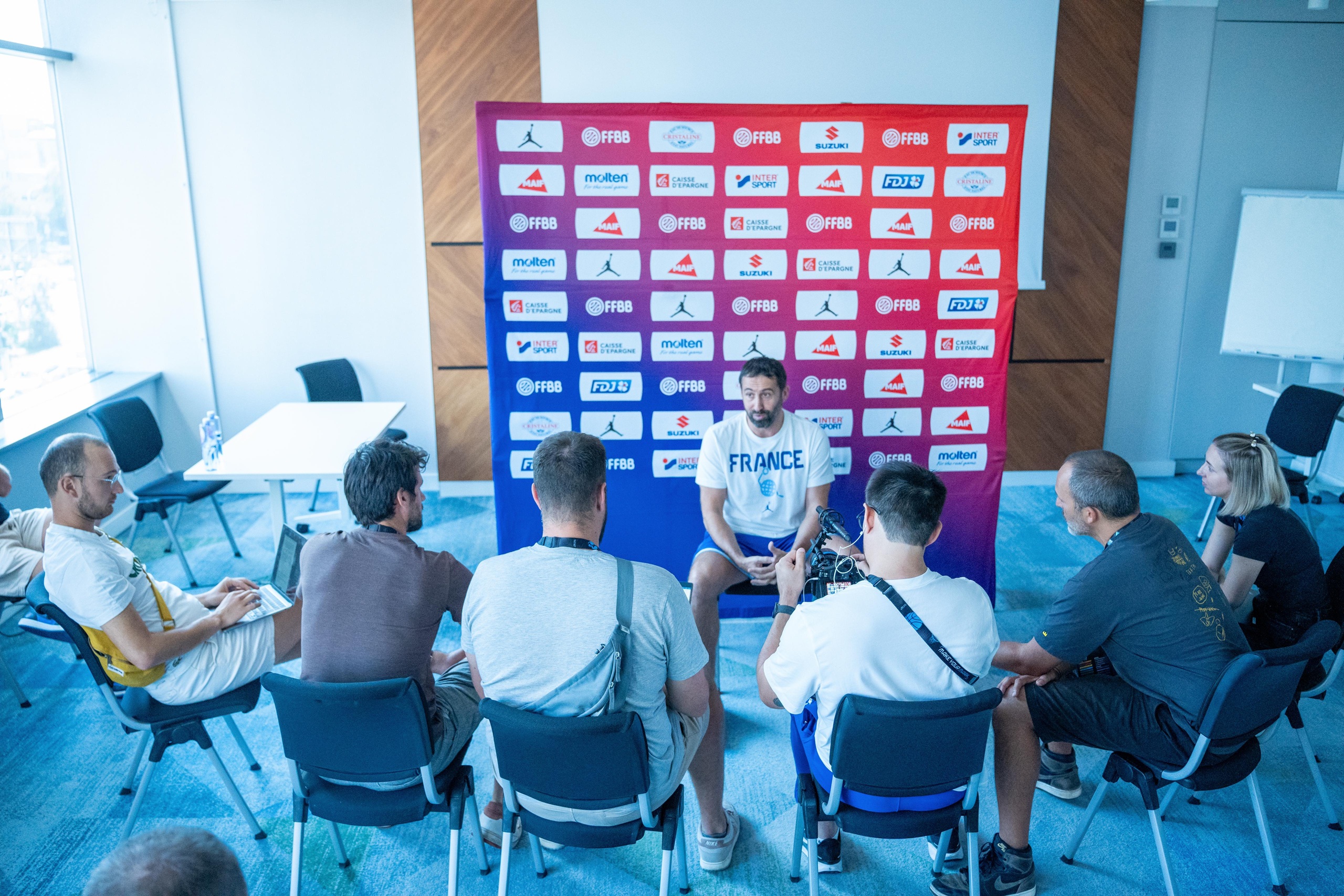 Aux côtés de L’Équipe, l'AFP, EuroLeague France et RMC, BeBasket compte deux journaliste et une photographe à l'Euro.