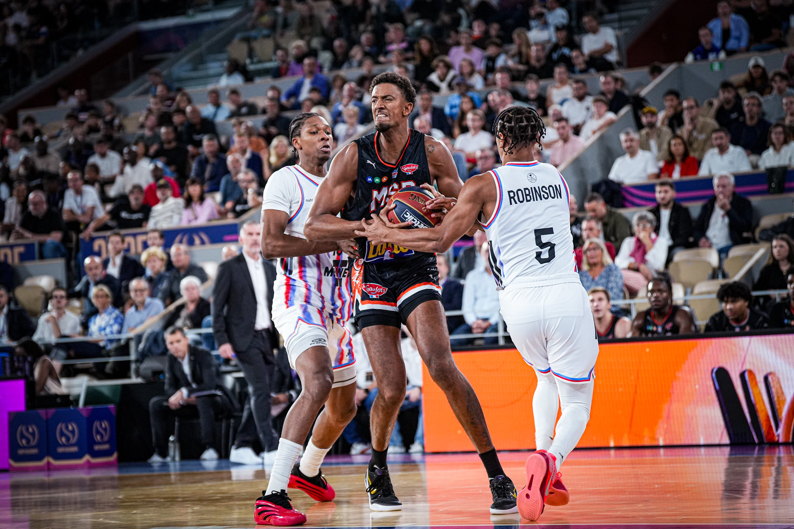 Will Jonathan Jeanne dominate in the air against Paris