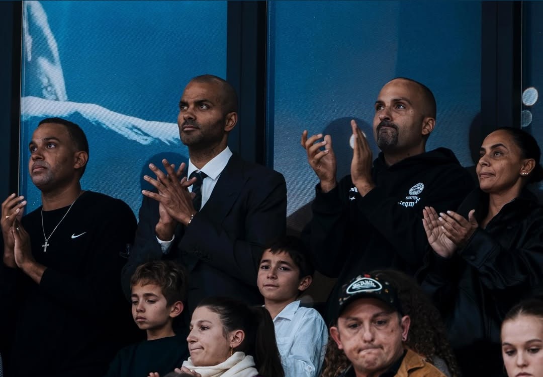 Tony, T.J. et Pierre Parker en tribunes lors du match entre l'ASVEL et Le Mans