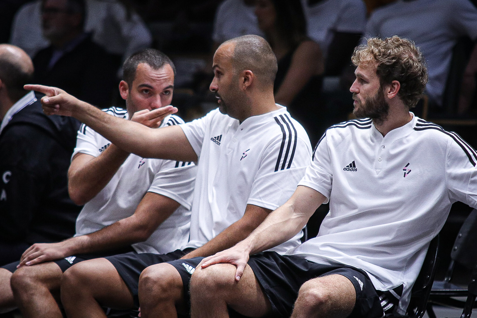 Morgan Belnou à l'ASVEL avec T.J. Parker et l'actuel coach, Pierric Poupet