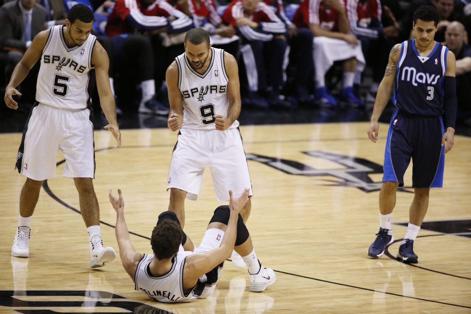 Tony Parker aux côtés de Cory Joseph à San Antonio en janvier 2014