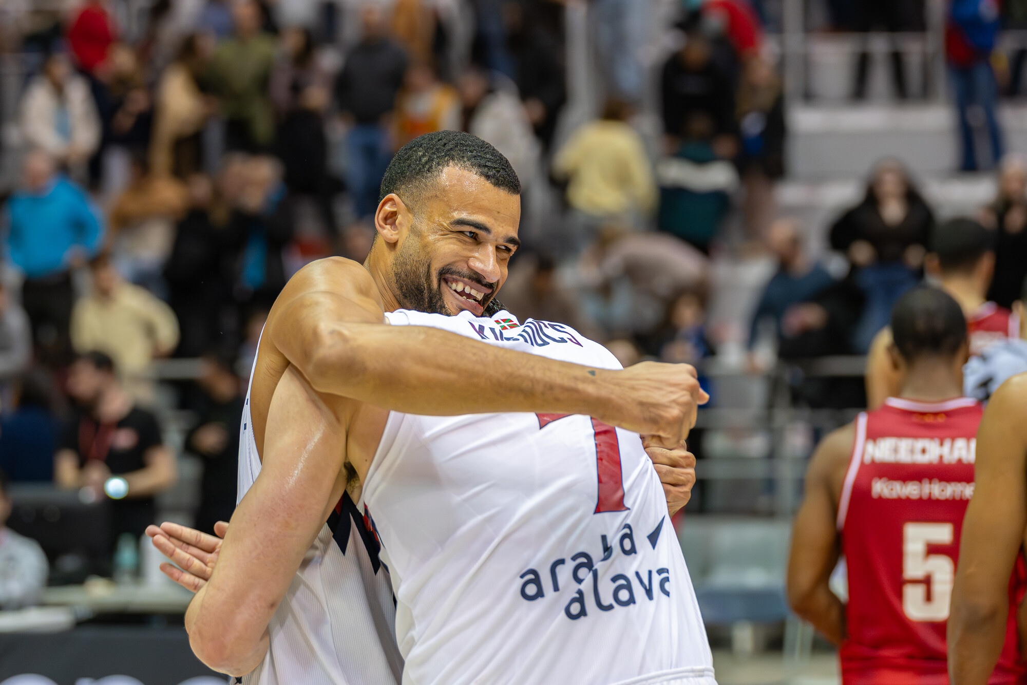 La joie de TLC : après un mauvais début de saison, Baskonia est remonté au classement de la Liga Endesa pour se qualifier à la Copa del Rey