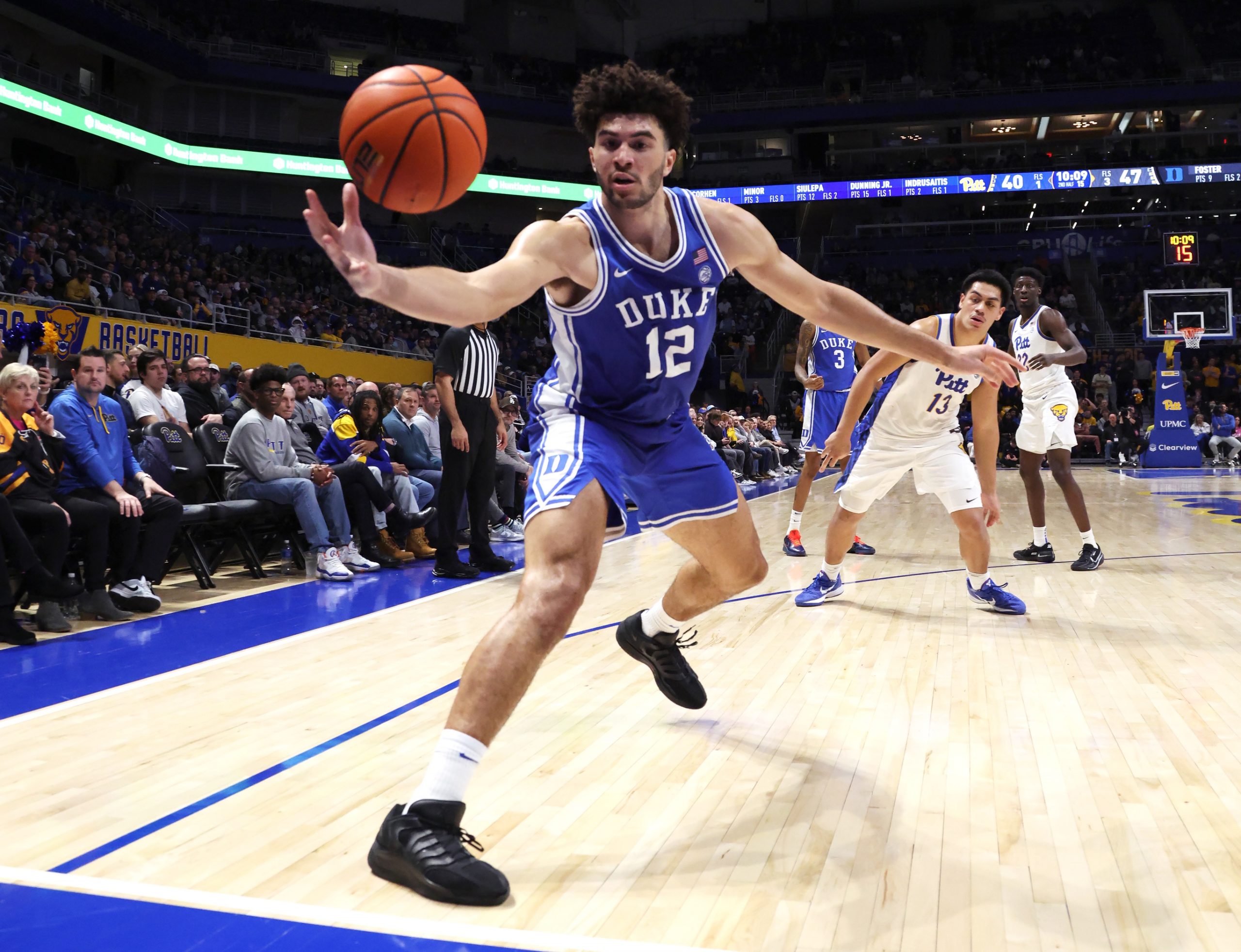 Le fils de Carlos Boozer n'a rien à envier aux qualités de son père, il est attenu dans le Top 3 de cette draft, son frère jumeau Cayden devrait être également selectionné. © Charles LeClaire-Imagn Images