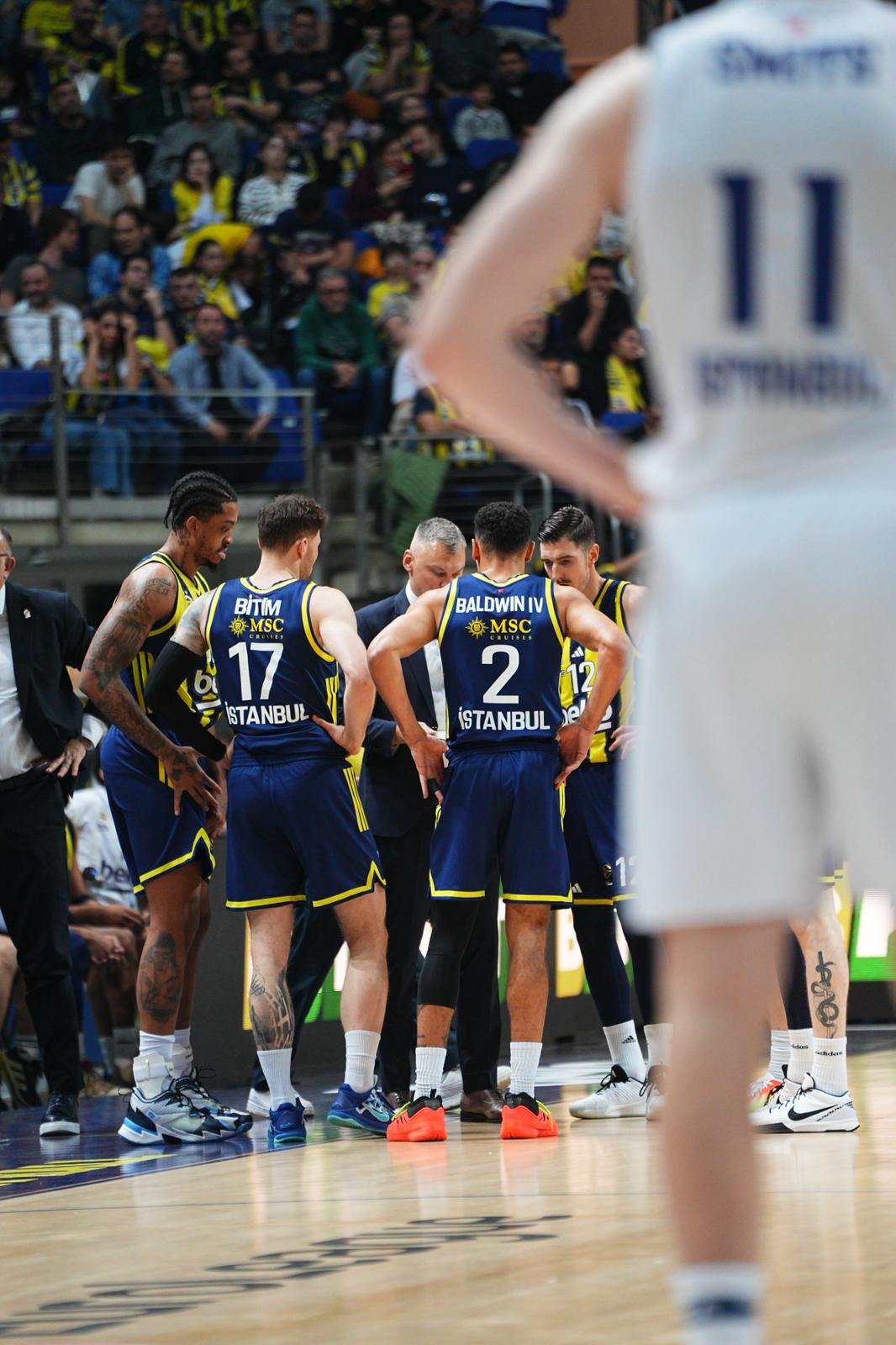 Wade Baldwin joue maintenant avec Nando De Colo