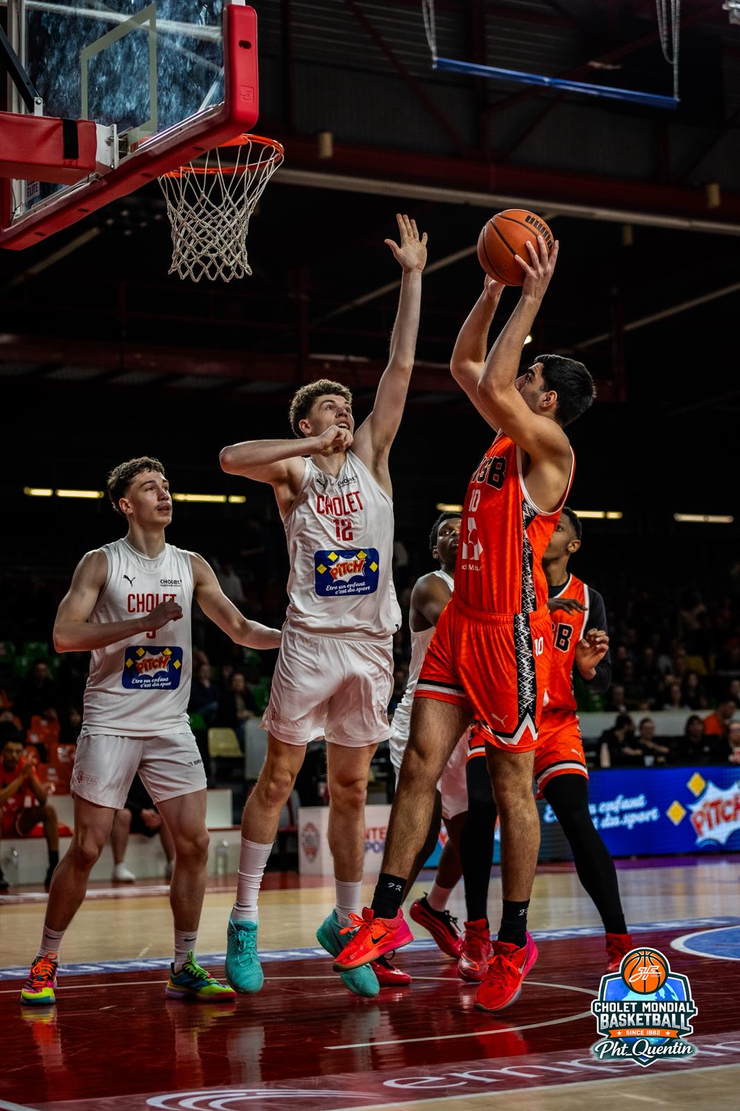 Contrairement aux pros, Le Mans a battu Cholet en quarts de finale du Cholet Mondial Basketball ce samedi