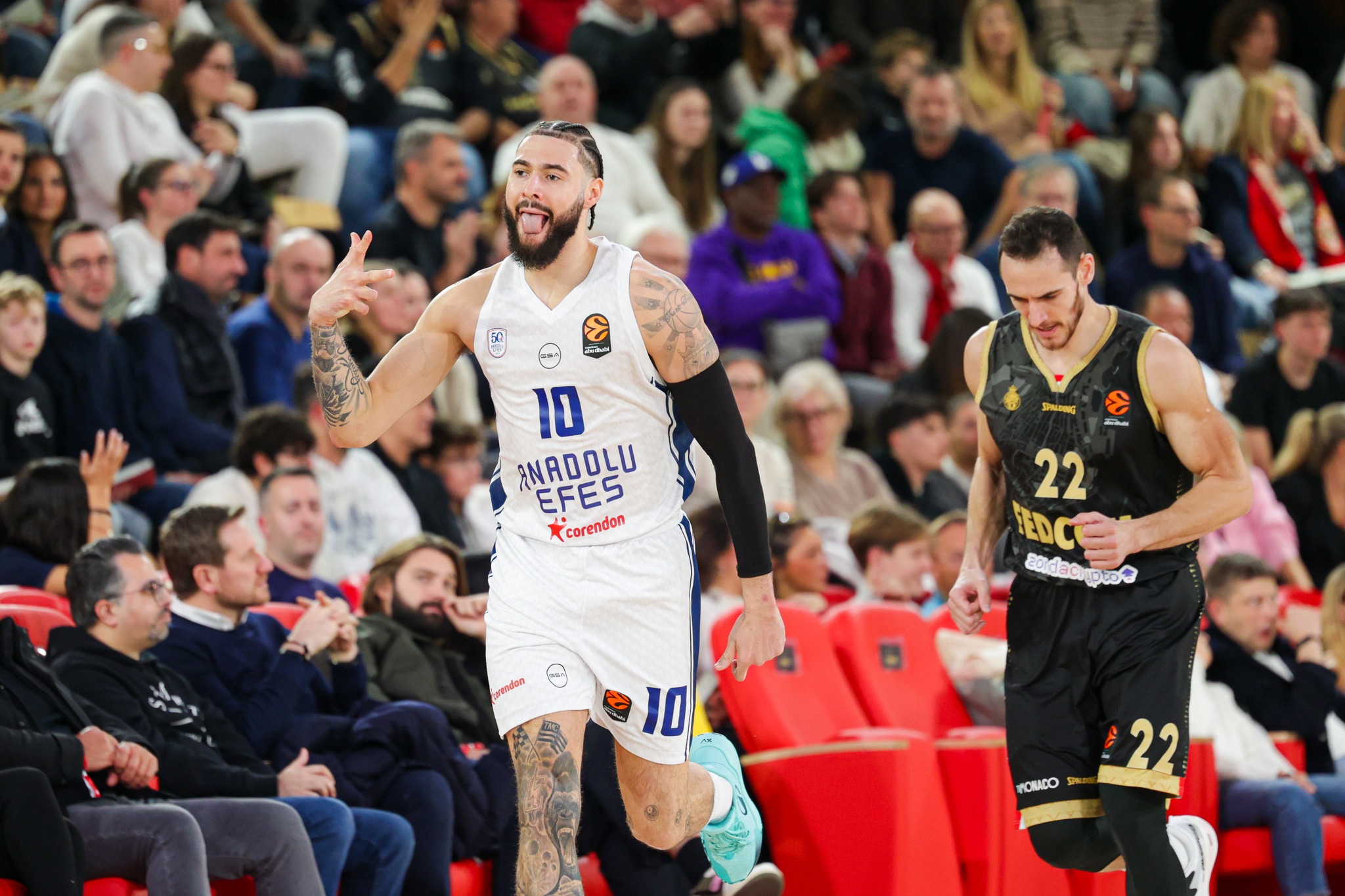 Isaïa Cordinier perd son coach de l'Anadolu Efes Istanbul, Igor Kokoskov